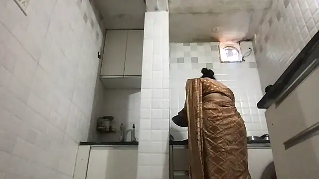 Riyasingh9 online show from 12/18/25, 04:28