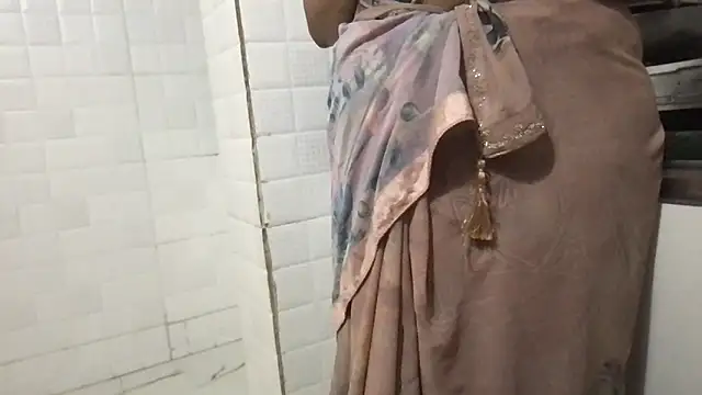 Riyasingh9 online show from 10/17/25, 03:21