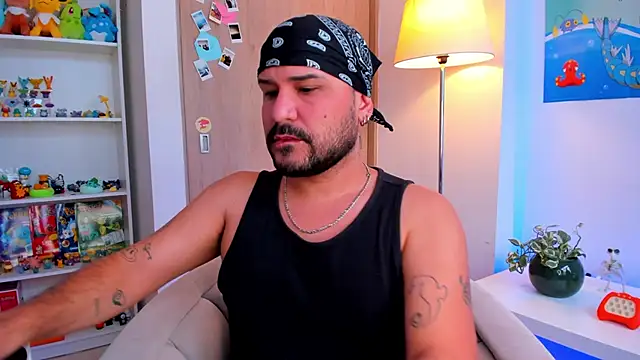 nicolas cox online show from 10/12/25, 08:54