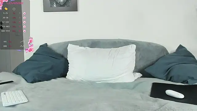 Snapshot of PoisonEvelyn chatting on 10/07/25, 10:38 PoisonEvelyn online show from 10/07/25, 10:38