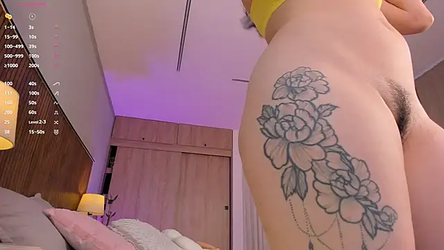 tatikiss  online show from 03/31/26, 11:45