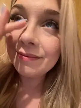 CherryAuroraa online show from 03/21/25, 07:35