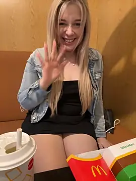 CherryAuroraa online show from 02/01/25, 10:26