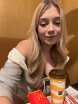 CherryAuroraa online show from 12/15/24, 08:47