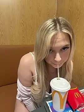 Snapshot of CherryAuroraa chatting on 02/15/26, 08:30 CherryAuroraa online show from 02/15/26, 08:30