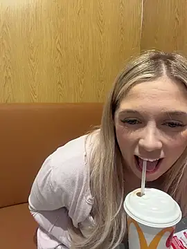 CherryAuroraa online show from 03/22/26, 06:31