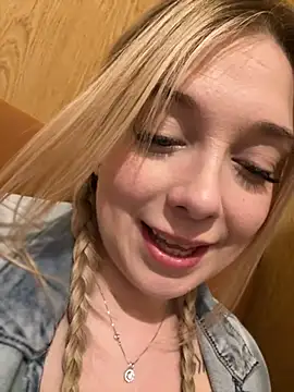 CherryAuroraa online show from 01/06/25, 08:18