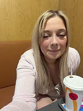 CherryAuroraa online show from 03/15/26, 10:44