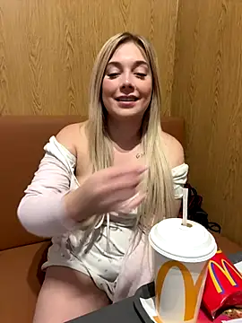 CherryAuroraa online show from 12/22/25, 02:17