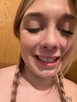 CherryAuroraa online show from 12/29/24, 10:47