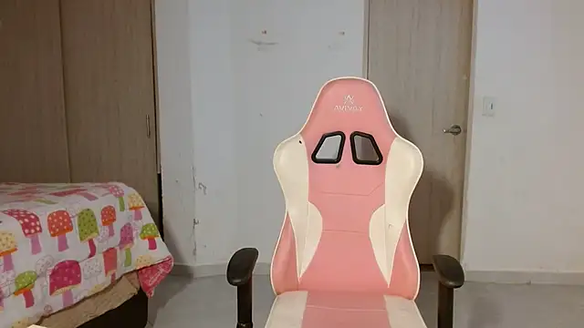 GiltRosebush online show from 01/06/26, 08:24