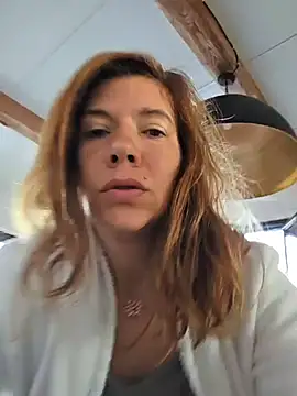 Snapshot of Lina_lou4 chatting on 06/01/26, 05:29 Lina lou4 online show from 06/01/26, 05:29