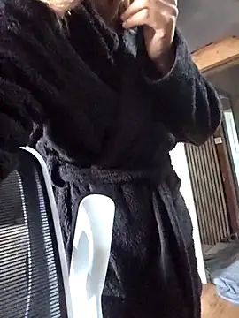 Lina lou4 online show from 10/29/25, 08:02