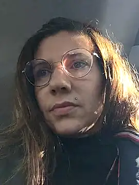 Snapshot of Lina_lou4 chatting on 03/22/25, 02:58 Lina lou4 online show from 03/22/25, 02:58