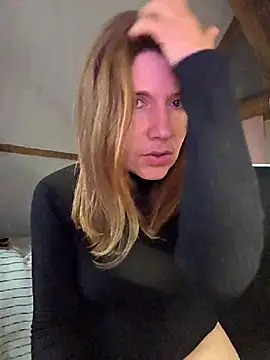 Lina lou4 online show from 11/14/25, 12:20