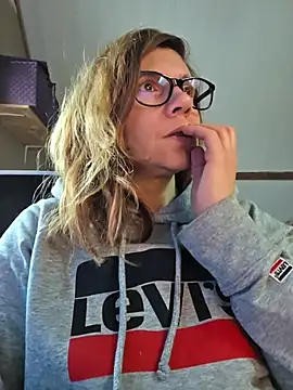 Lina lou4 online show from 02/01/26, 10:02