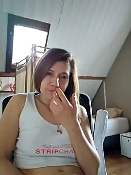 Snapshot of Lina_lou4 chatting on 02/04/25, 04:39 Lina lou4 online show from 02/04/25, 04:39