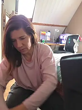 Lina lou4 online show from 12/20/25, 10:07