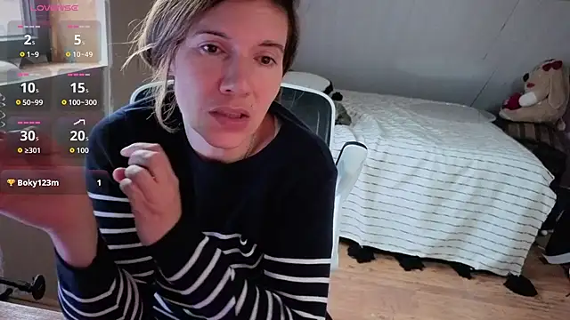 Lina lou4 online show from 11/01/25, 03:28