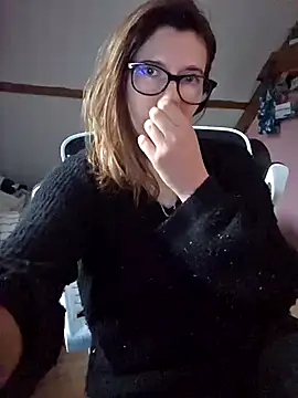 Lina lou4 online show from 10/28/25, 04:28