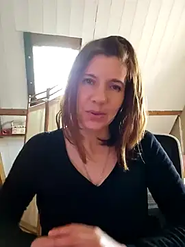 Snapshot of Lina_lou4 chatting on 02/21/25, 02:27 Lina lou4 online show from 02/21/25, 02:27