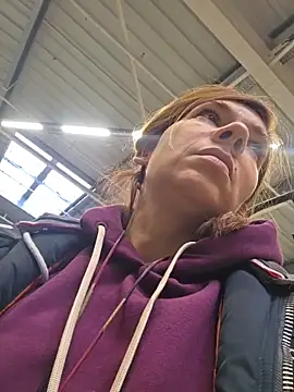 Lina lou4 online show from 12/05/25, 10:25