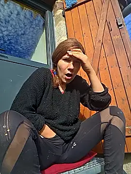 Lina lou4 online show from 11/04/25, 12:09