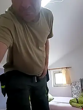 82liska online show from 10/31/25, 01:41