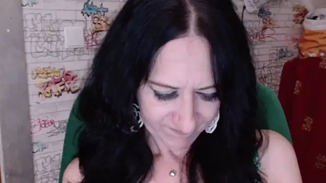 Snapshot of DebraMilf chatting on 08/02/26, 02:43 DebraMilf online show from 08/02/26, 02:43