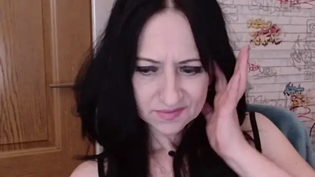 Snapshot of DebraMilf chatting on 07/05/26, 01:43 DebraMilf online show from 07/05/26, 01:43