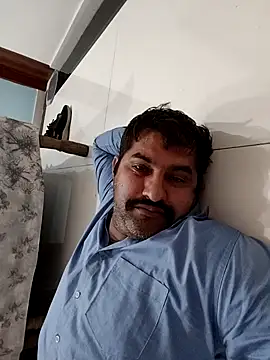 Snapshot of Amandev7 chatting on 10/02/25, 02:37 Amandev7 online show from 10/02/25, 02:37