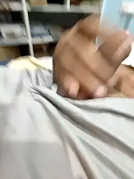 Snapshot of Amandev7 chatting on 10/12/25, 11:06 Amandev7 online show from 10/12/25, 11:06