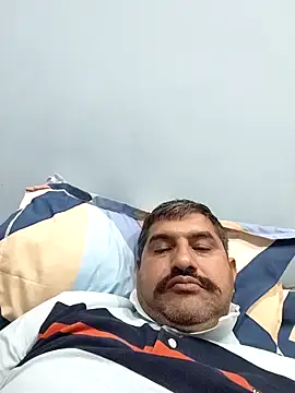 Snapshot of Amandev7 chatting on 10/19/25, 04:10 Amandev7 online show from 10/19/25, 04:10