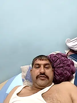 Snapshot of Amandev7 chatting on 10/11/25, 07:48 Amandev7 online show from 10/11/25, 07:48