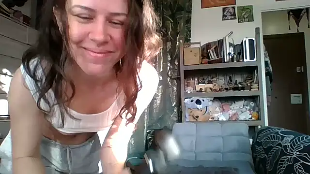 SuzieWanKenobi online show from 12/04/24, 01:58