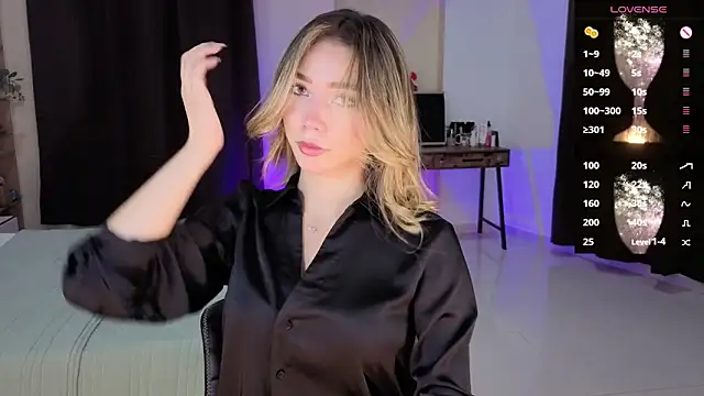 Snapshot of AmelieAxie chatting on 02/23/26, 03:08 AmelieAxie online show from 02/23/26, 03:08