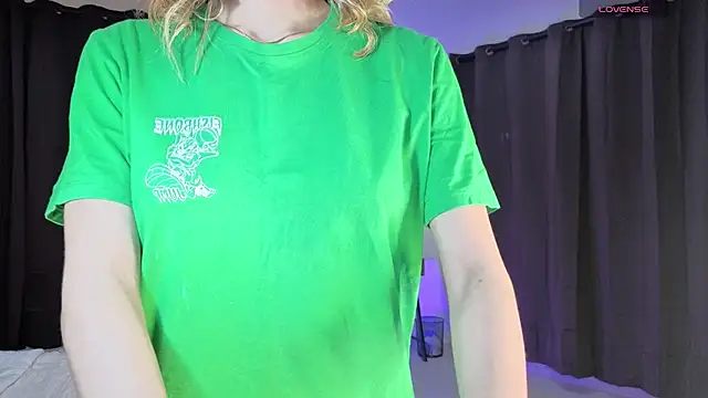 Snapshot of AmelieAxie chatting on 01/13/26, 03:10 AmelieAxie online show from 01/13/26, 03:10