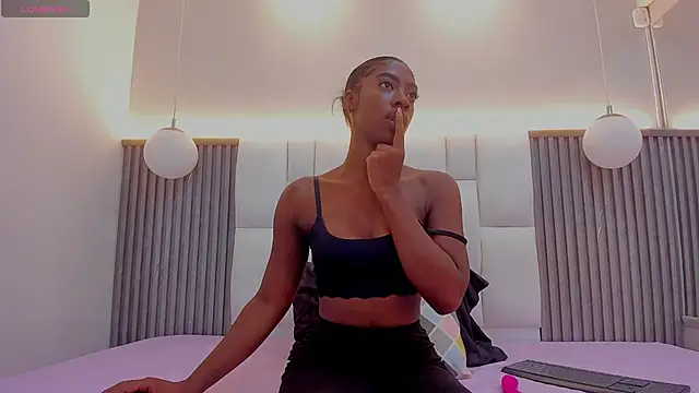 Snapshot of tyra_jackson chatting on 09/25/25, 11:49 tyra jackson online show from 09/25/25, 11:49