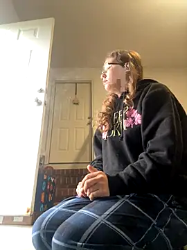 Dakota 02 online show from 09/29/25, 12:55