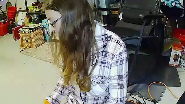 Dakota 02 online show from 10/27/25, 12:28