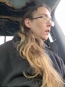 Dakota 02 online show from 11/26/25, 03:01