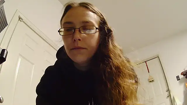 Snapshot of Dakota_02 chatting on 03/19/26, 12:38 Dakota 02 online show from 03/19/26, 12:38