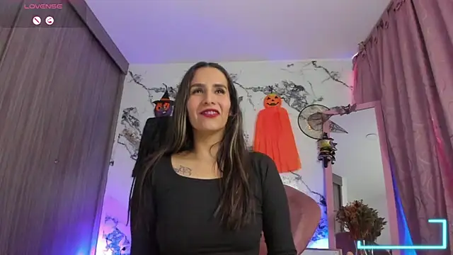 Annaross2 online show from 10/29/25, 07:35