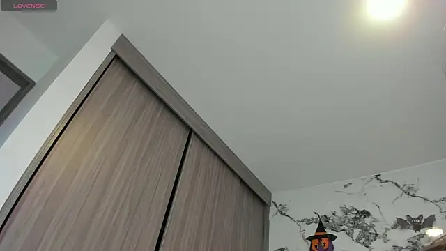 Annaross2 online show from 11/01/25, 07:19