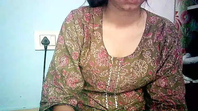 lovelydesi21 online show from 03/16/25, 10:44