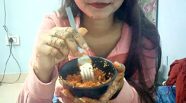 lovelydesi21 online show from 01/14/25, 05:56