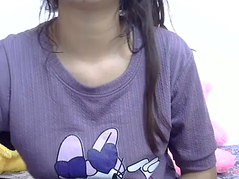 lovelydesi21 online show from 02/09/26, 07:28