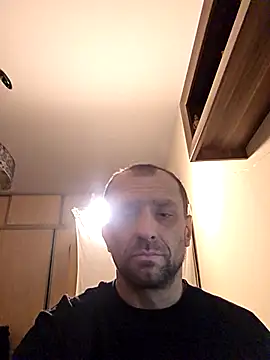 Snapshot of Roman0798 chatting on 12/21/25, 07:10 Roman0798 online show from 12/21/25, 07:10