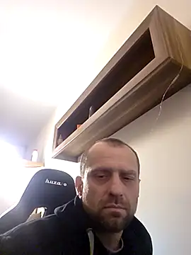 Snapshot of Roman0798 chatting on 12/22/25, 02:39 Roman0798 online show from 12/22/25, 02:39