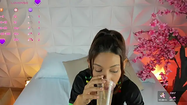 Snapshot of cora_22 chatting on 03/15/25, 12:45 cora 22 online show from 03/15/25, 12:45
